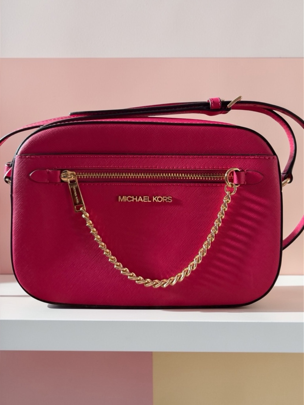 Michael Kors Hot Pink Saffiano Camera Crossbody with Gold Chain - Picture 3 of 12
